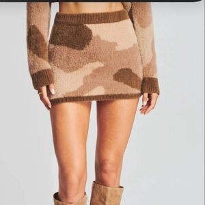 NWT TETRA FUZZY SKIRT